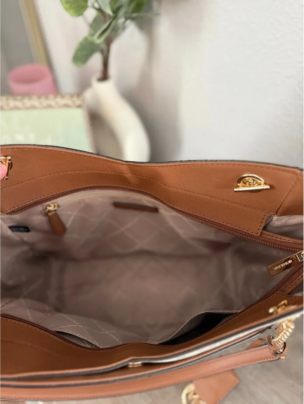 Michael Kors Jet Set Large Chain Shoulder Tote